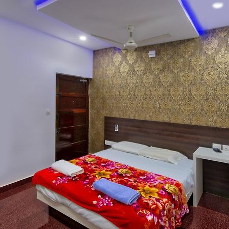 Rams Guest House Near Sree Chithra And Rcc 트리반드룸 외부 사진